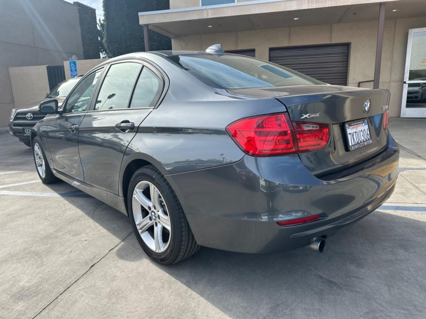 2014 Gray /Black BMW 3-Series 320i xDrive (WBA3C3C57EP) with an 2.0L L4 DOHC 16V engine, Automatic transmission, located at 30 S. Berkeley Avenue, Pasadena, CA, 91107, (626) 248-7567, 34.145447, -118.109398 - Navigation! Back-up camera! 2014 BMW 3-Series 320i xDrive - The Ideal Choice in Pasadena, CA Looking for top-tier BHPH cars in Pasadena, CA? Look no further than the 2014 BMW 3-Series 320i xDrive. As a reputable BHPH dealer in Los Angeles, CA, we take pride in offering some of the finest pre-own - Photo#2